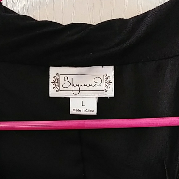 Dressy black Shyanne sleeveless top - Picture 3 of 4